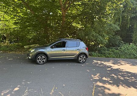 Dacia Sandero TCe 90 S/S Easy-R Stepway Celebratio...