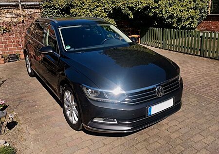 VW Passat Volkswagen 2.0 TDI Highline LED NAVI LEDER ACC PDC
