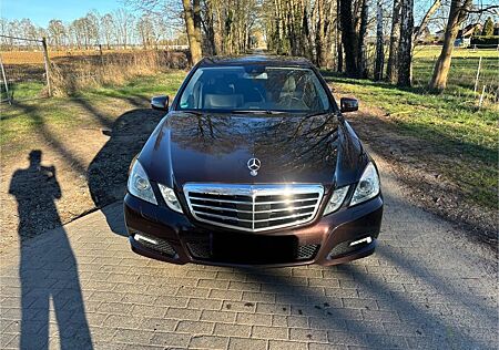 Mercedes-Benz E 300 CDI BlueEFFICIENCY AVANTGARDE AVANTGARDE