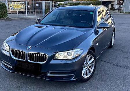BMW 530d Touring A - Ahk, Pano, Leder,HuD