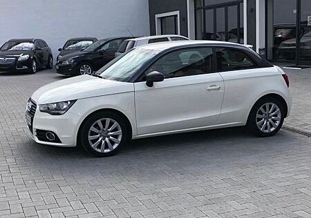 Audi A1 1.2 TFSI Attraction*Navi*PDC*8-fach-bereift*