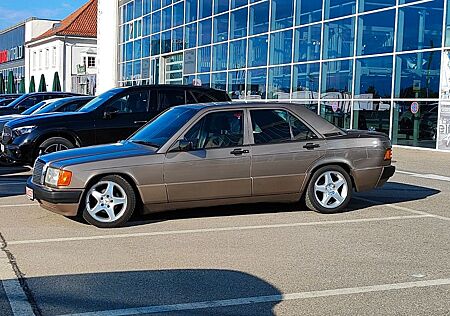Mercedes-Benz 190 E 2,6 KLIMA, 119tkm, 2hd., AT, Rostfrei,