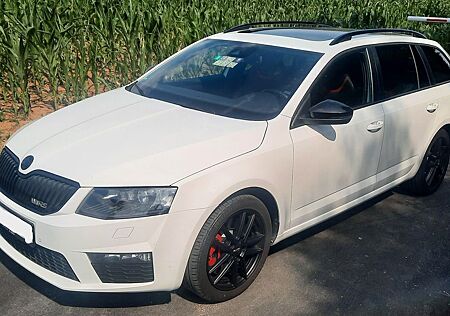 Skoda Octavia Combi RS Navi/Panoramadach/PDC/MFL