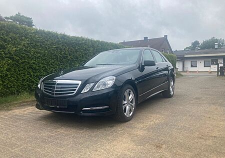 Mercedes-Benz E 300 BlueEFFICIENCY AVANTGARDE Vollausstattung