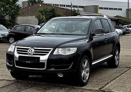 VW Touareg Volkswagen 3.0 V6 TDI 4X4 KLIMA NAVI AHK TÜV NEU