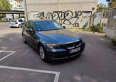 BMW 325xi - E90