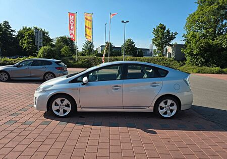 Toyota Prius 1.8 2 Jahre TÜV + Dachbox