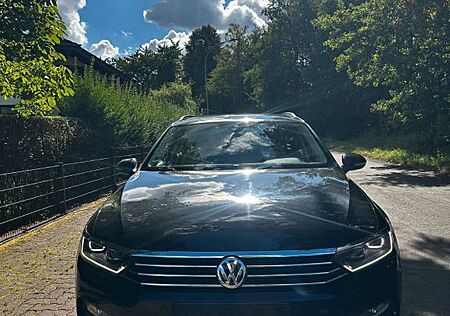 VW Passat Volkswagen 2.0 TDI SCR 140kW DSG 4MOT Comf. Vari...