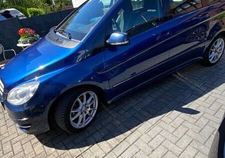 Mercedes-Benz B 170 -
