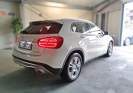 Mercedes-Benz GLA 220 CDI 4MATIC DCT Urban MB-Scheckheft 1HAND