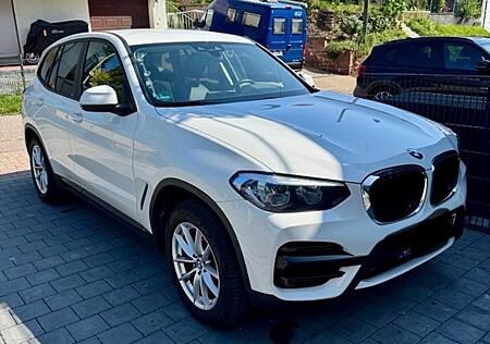 BMW X3 xDrive20i AT -