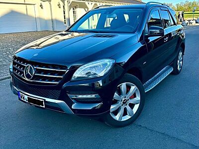 Mercedes-Benz ML 350 BlueTEC 4MATIC -BiXenon*Leder*Navi*Pdc
