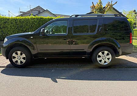Nissan Pathfinder 2.5 dCi Comfort