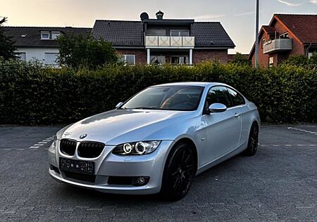 BMW 320i Coupé E92