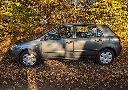 Toyota Corolla 1.6 - inkl. Hebevorrichtung Rollstuhl