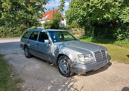 Mercedes-Benz E 200 w124