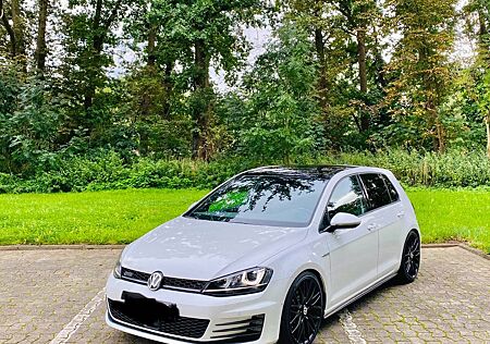 VW Golf Volkswagen 2.0 TDI DSG BMT GTD GTD