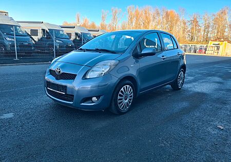 Toyota Yaris Life 1-Hd Tüv/Inpekt Garantie