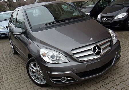 Mercedes-Benz B 180 Automatik / Aktiver Park-Assistent