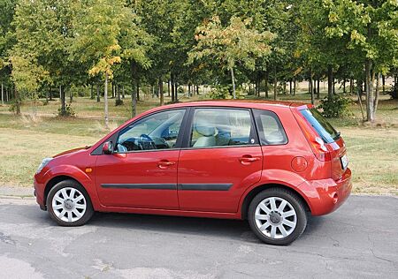 Ford Fiesta 1,6 16V Ghia *TÜV neu, sehr gepfl 101 PS*