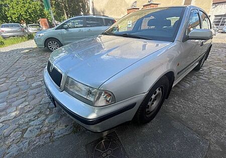 Skoda Octavia aus 1ter Hand TÜV 04.26 Gebrauchsspuren