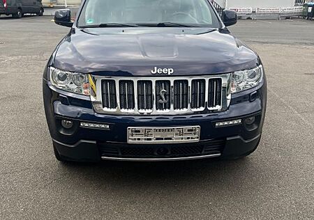 Jeep Grand Cherokee Overland sehr vieleTeile sind neu