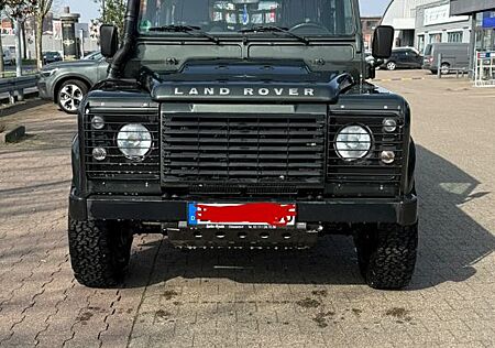 Land Rover Defender 110 TD4 2,4 L Hubraum