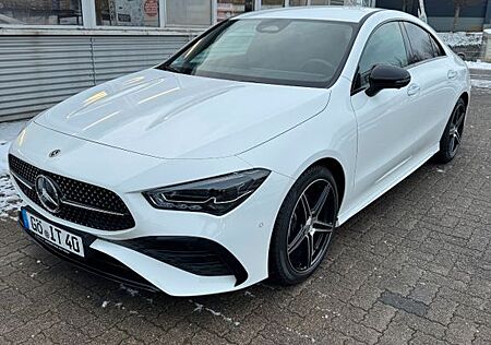 Mercedes-Benz CLA 180 DCT -