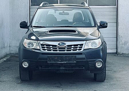 Subaru Forester 4x4*XENON*PANORAMA*LEDER*KAMERA*AHK*