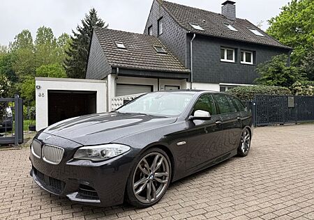 BMW M550d xDrive Touring Digital Tacho B&O