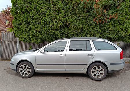 Skoda Octavia Combi 2.0 TDI PD DPF DSG Elegance El...