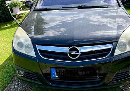 Opel Signum 1.9 CDTI 110kW -
