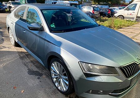 Skoda Superb Lim. Style Webasto 4x Sitzheizung DAB