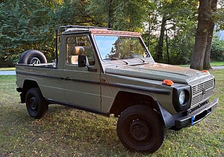Mercedes-Benz G 230