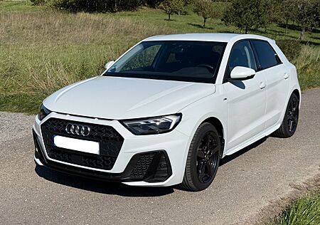 Audi A1 Sportback 25TFSI S line weiß, 17" Alu schwarz
