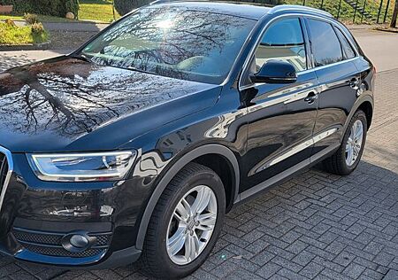 Audi Q3 2.0 TFSI quattro -