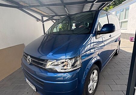 VW T5 Multivan Volkswagen ohne Ölverbrauch. LED. AHK
