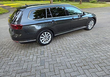 VW Passat Variant Volkswagen 2.0 TDI SCR DSG Elegance Vari...
