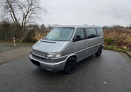 VW T4 Caravelle Volkswagen 2,5-l-Diesel TDI 75kW Standard