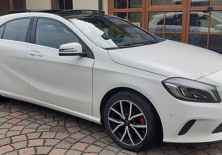 Mercedes-Benz A 180 Urban Panoramadach in TOP Zustand!!!