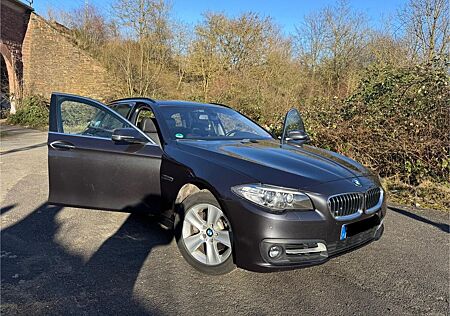 BMW 520d xDrive Touring A Luxury Line Luxury Line