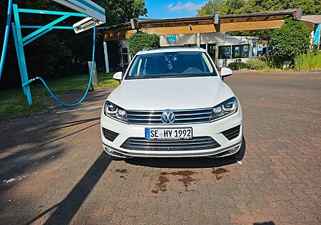 VW Touareg Volkswagen 3.0 V6 TDI SCR Tiptr. Exclusive BMT ...