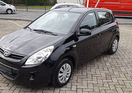 Hyundai i20 1.2 .Wnig Gelaufen.TÜV/Neu.1Hand,Klima
