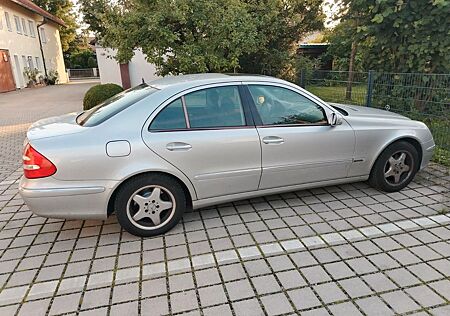 Mercedes-Benz E 200 KOMPRESSOR AVANTGARDE Avantgarde