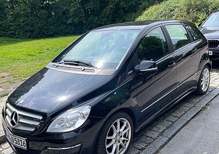 Mercedes-Benz B 180 BlueEFFICIENCY -