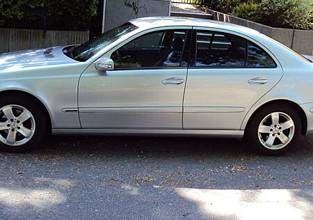 Mercedes-Benz E 200 CDI Classic Lim **222.800 Km**AHK*Tüv Neu