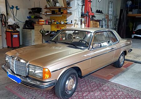 Mercedes-Benz 230 CE
