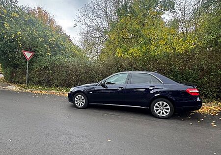 Mercedes-Benz E 220 CDI BlueEFFICIENCY -