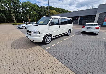 VW T4 Caravelle Volkswagen 2.5 TDI 111kW Standard