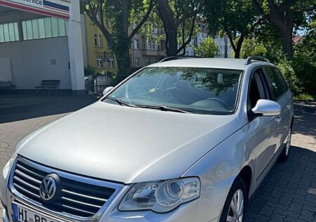VW Passat Variant Volkswagen 2.0 TDI DPF DSG 125kW Trendli...